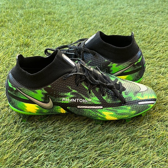 Nike Phantom GT2 Elite add SW FG Cleat